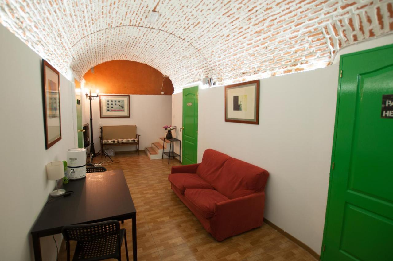 Encomienda Guest House Madrid Exterior foto